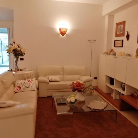Casa Lauretta - Terrazza - Garage Wifi E Bici Gratuite Villa Lecce Kültér fotó