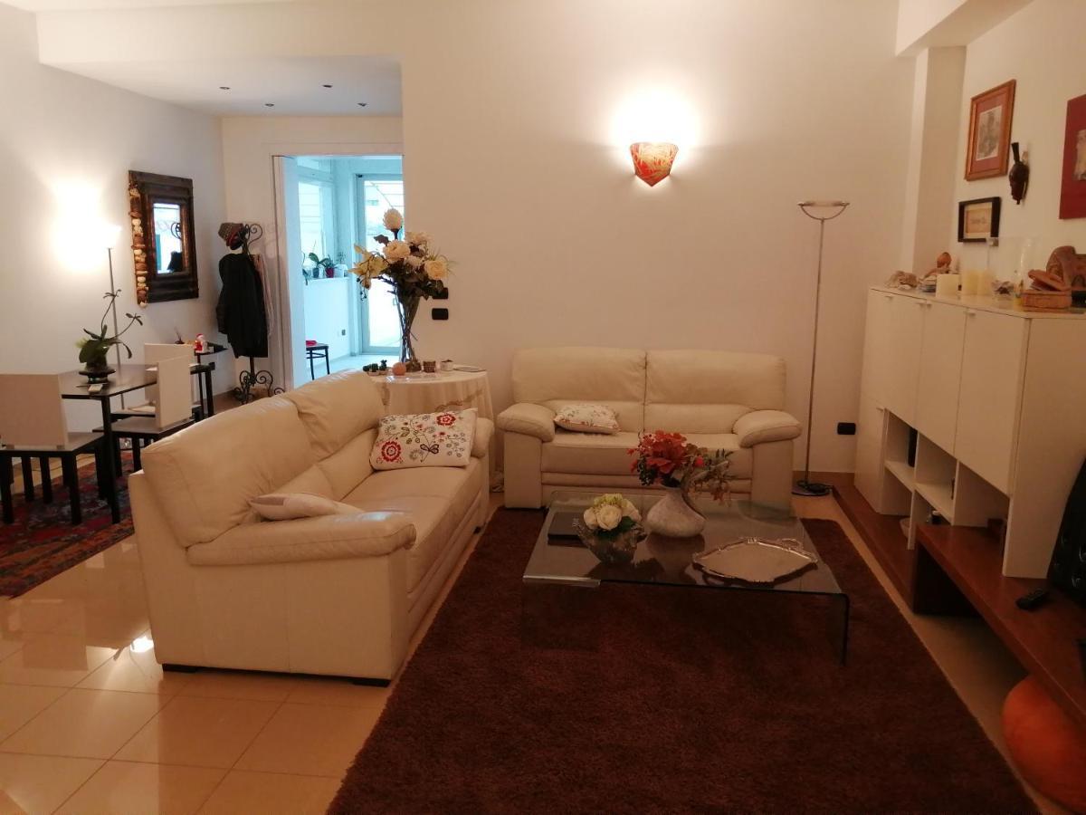Casa Lauretta - Terrazza - Garage Wifi E Bici Gratuite Villa Lecce Kültér fotó