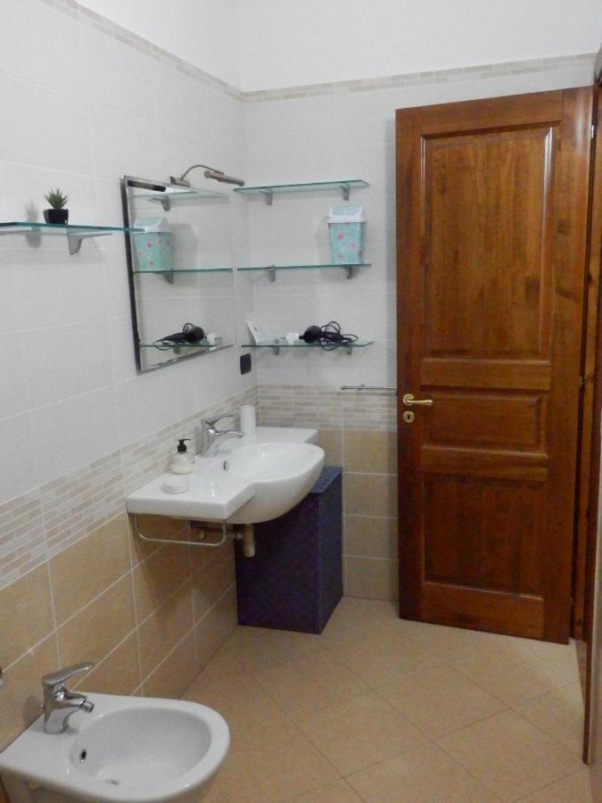 Casa Lauretta - Terrazza - Garage Wifi E Bici Gratuite Villa Lecce Kültér fotó