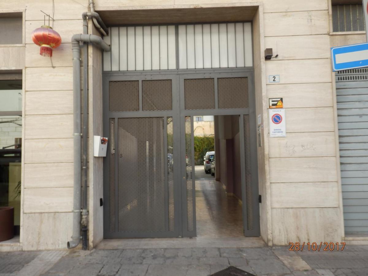 Casa Lauretta - Terrazza - Garage Wifi E Bici Gratuite Villa Lecce Kültér fotó